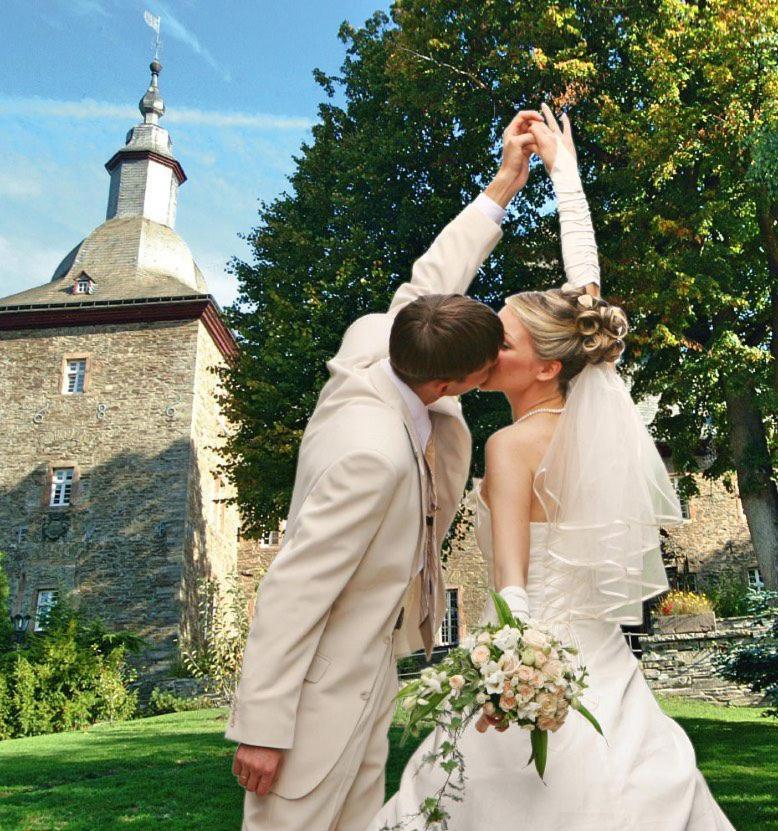 Hotel Und Restaurant Burg Schnellenberg Attendorn Dış mekan fotoğraf