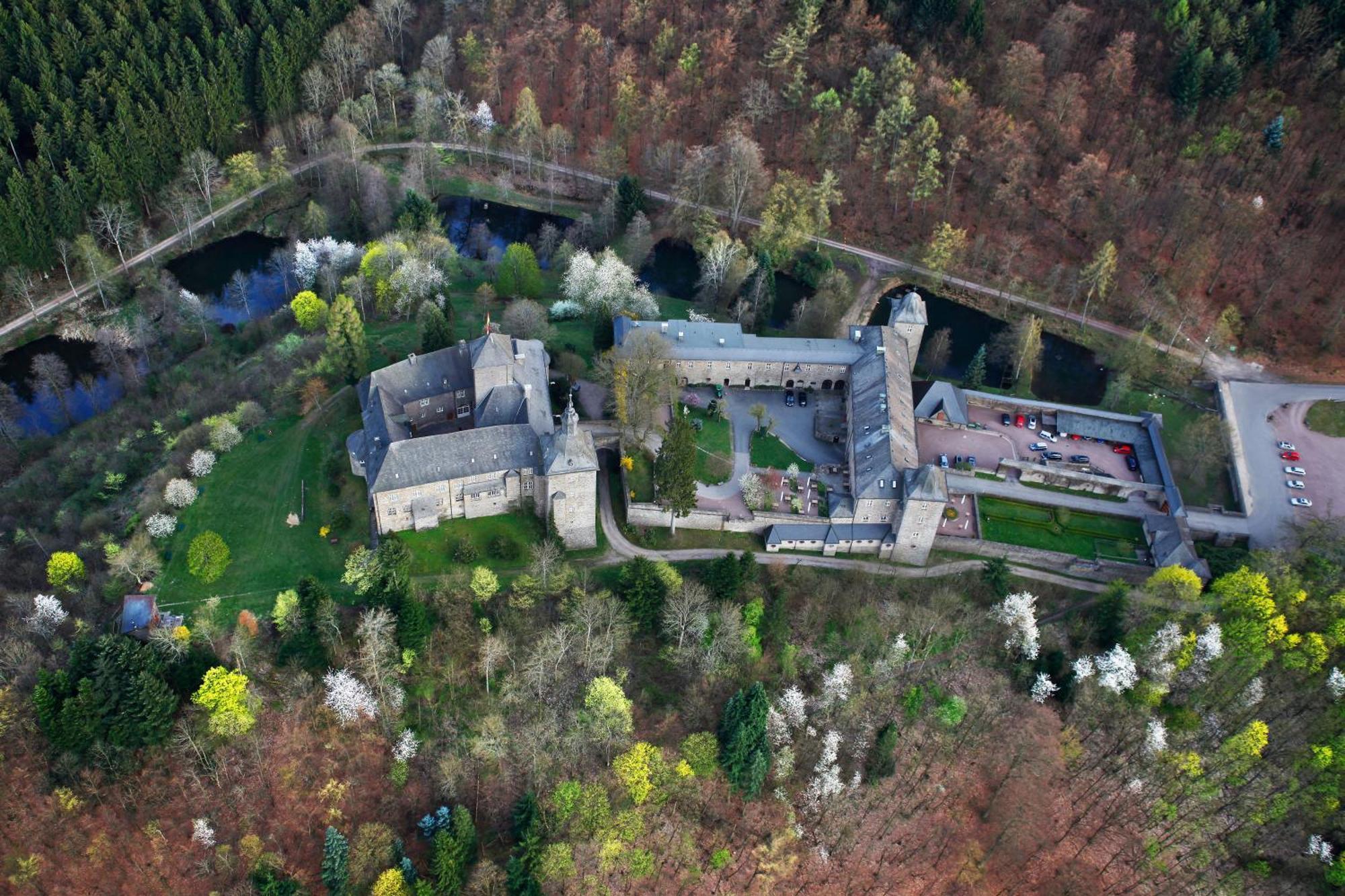 Hotel Und Restaurant Burg Schnellenberg Attendorn Dış mekan fotoğraf