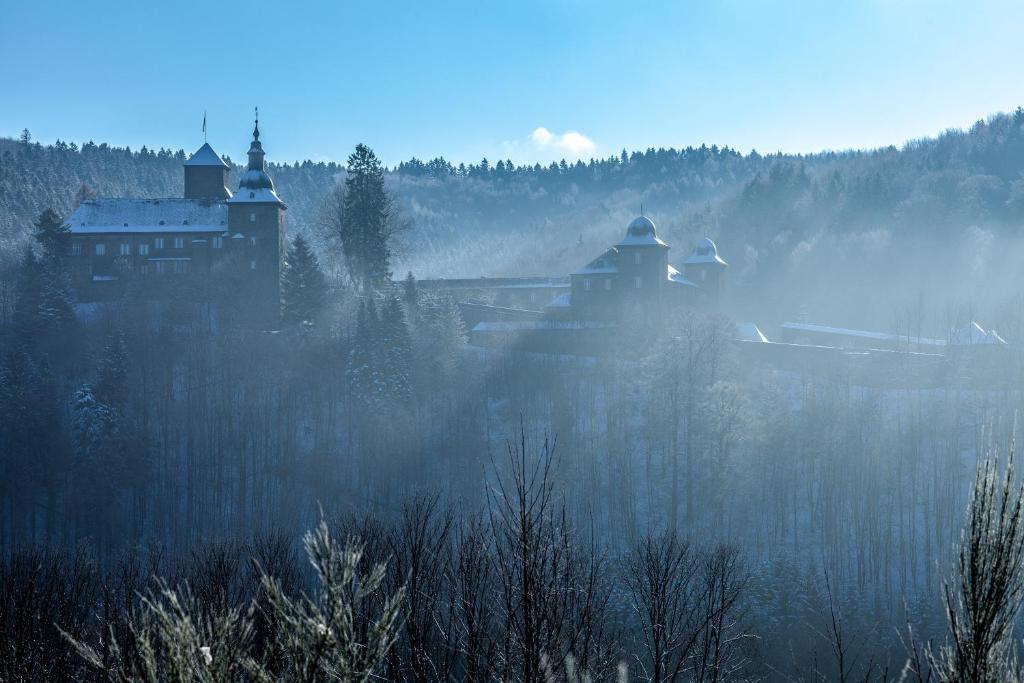 Hotel Und Restaurant Burg Schnellenberg Attendorn Dış mekan fotoğraf
